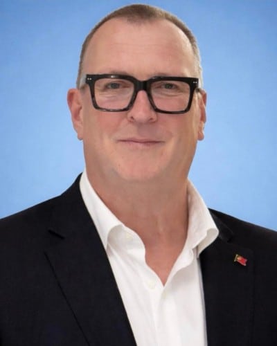 Bruce Hawker Foto Nova 2026